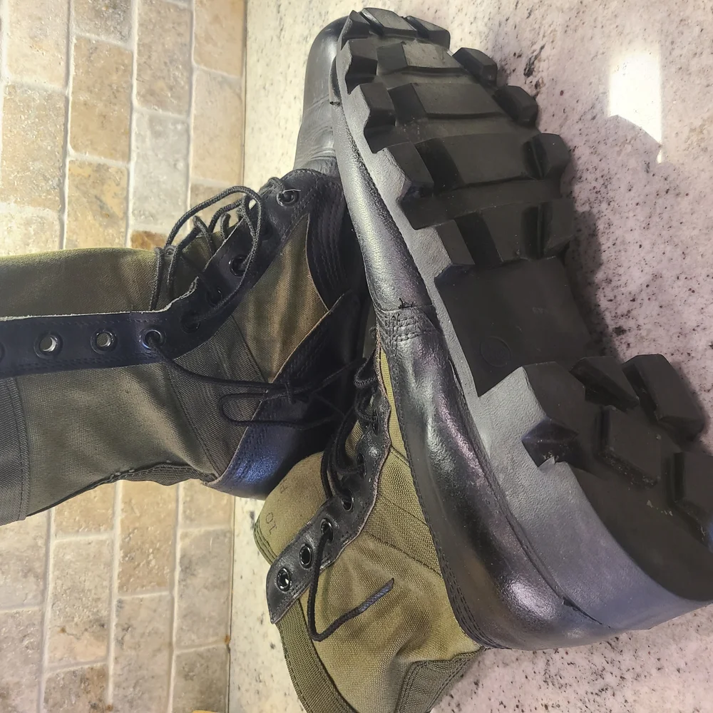 Vintage Military Combat Boots in Green and Black - Picture 5 of 10